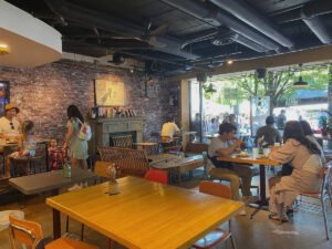 Cafe Lokal Interior